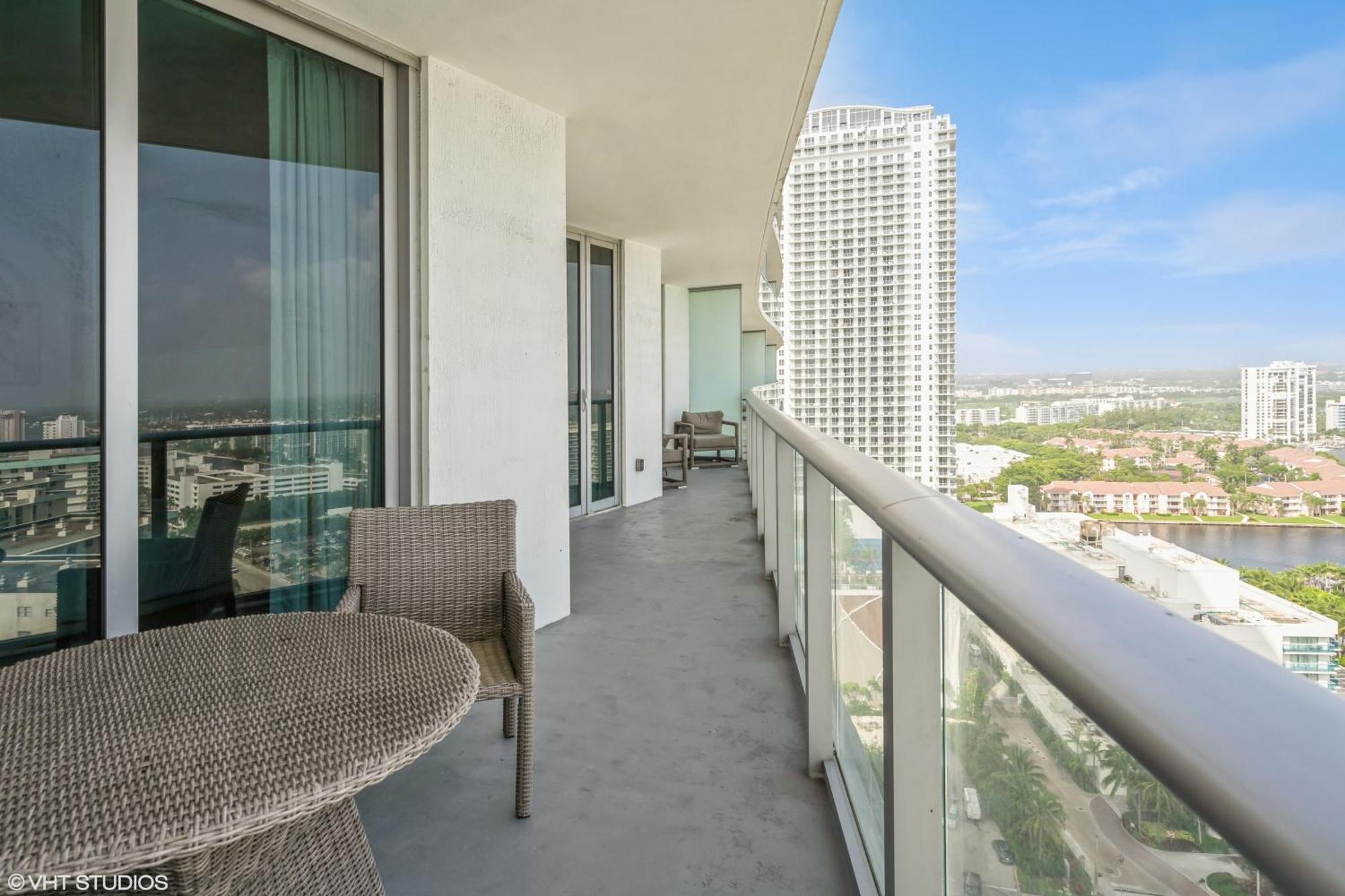 Lyfe Residence Building - Private Apts Over The Beach Χόλιγουντ Εξωτερικό φωτογραφία
