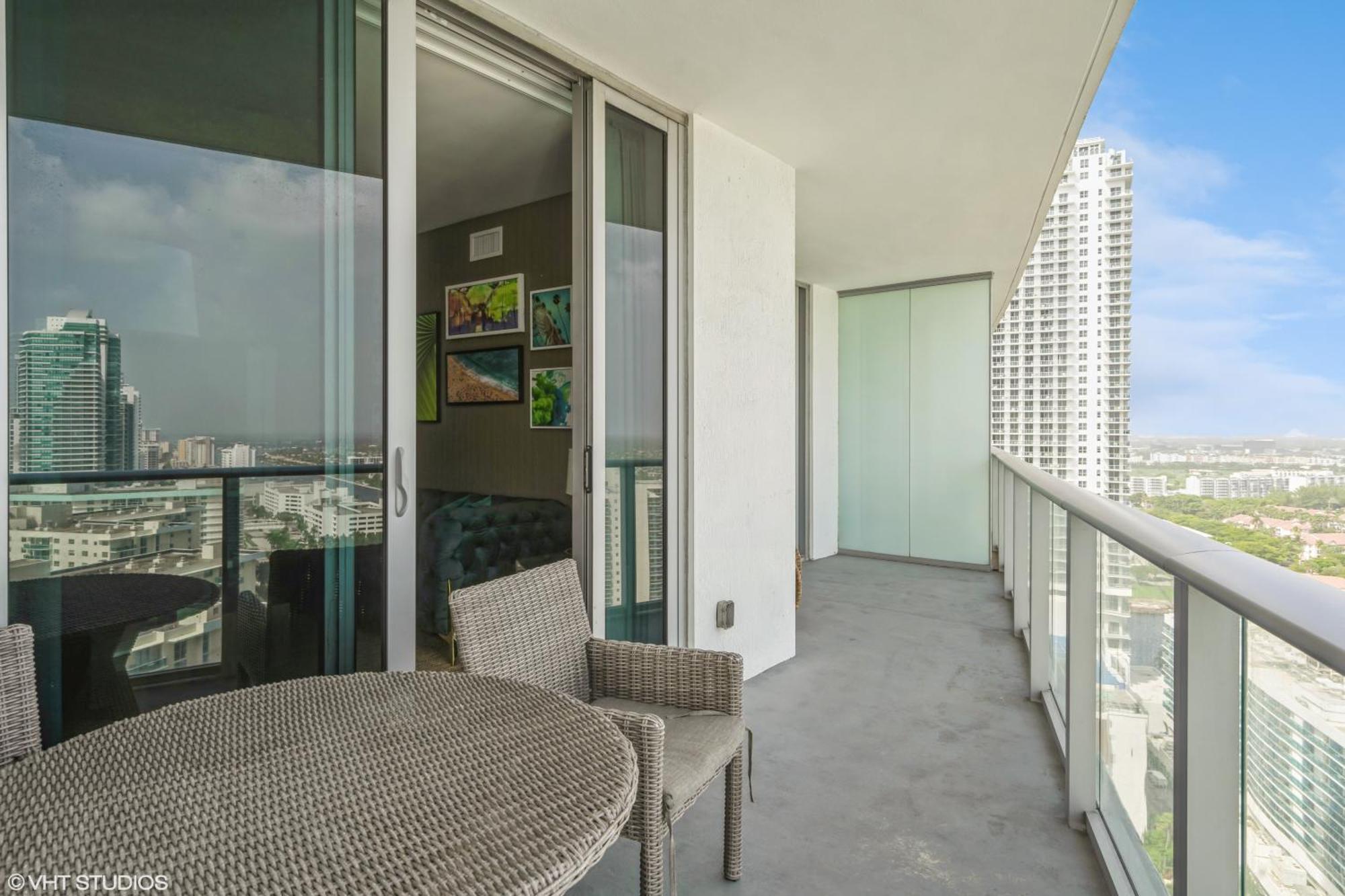 Lyfe Residence Building - Private Apts Over The Beach Χόλιγουντ Εξωτερικό φωτογραφία